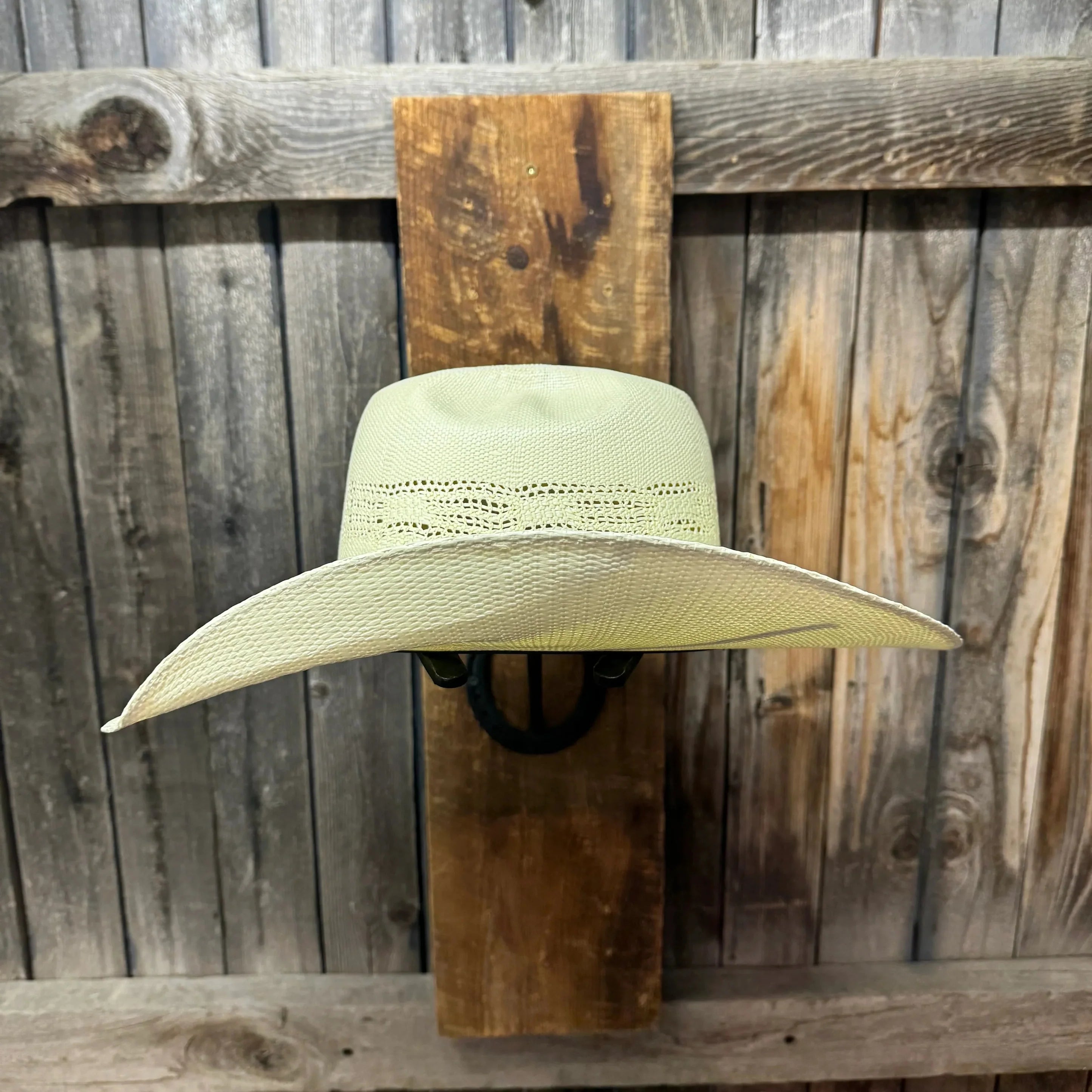 Twister Bangora 4 1/4" Brim