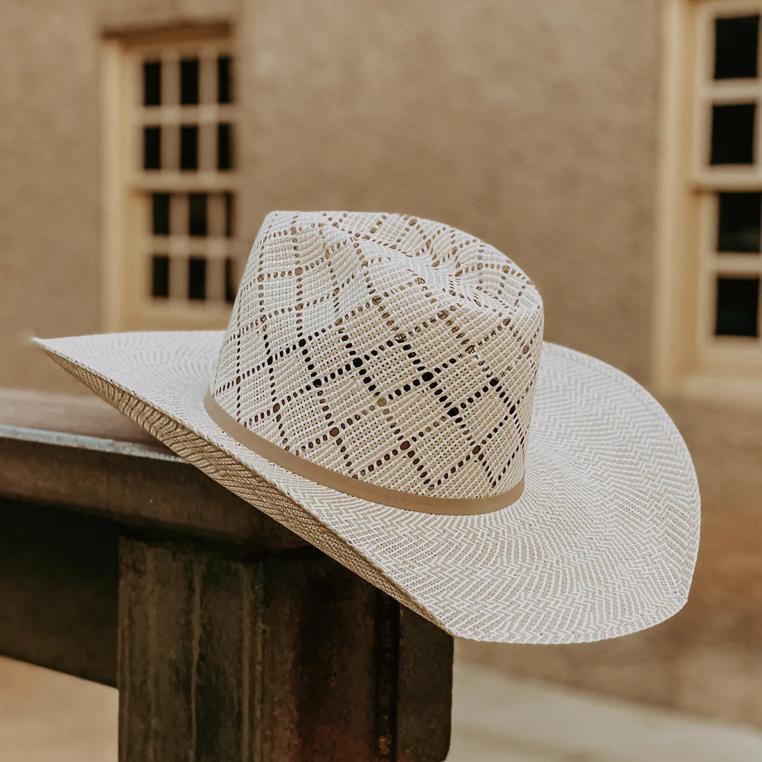 Twister Beehive 4 1/2" Brim